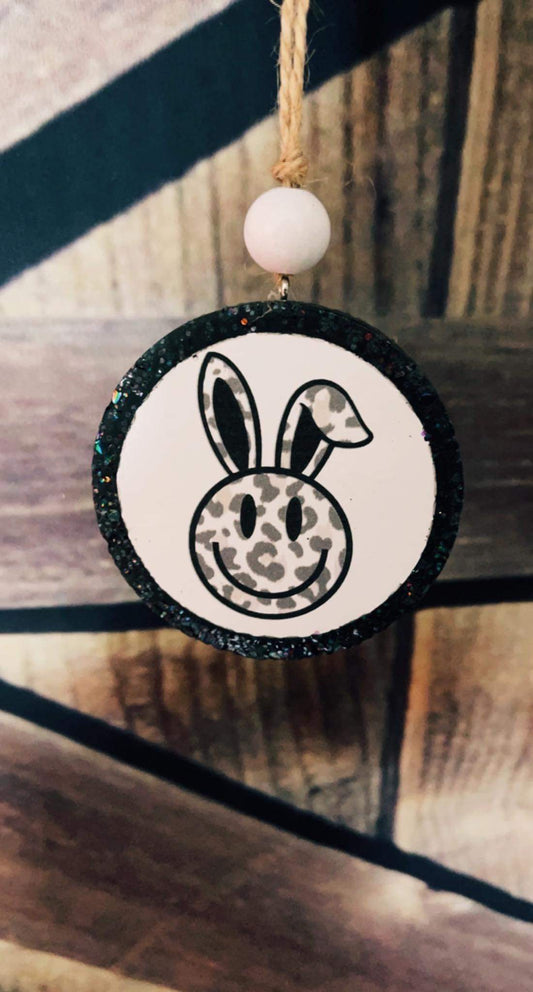 Leopard bunny smiley round